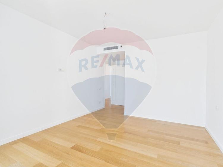 Apartament 4 camere + terasa 91 mp North Avenue