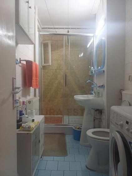 Apartament 4 camere 85 mp utili etaj 1 si pivnita in zona Vasile Aron
