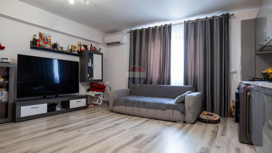 Apartament cu 3 camere de vânzare