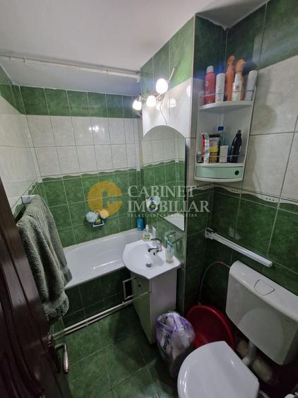 3 camere semidecomandat-mobilat/utilat-Zona Zimbru