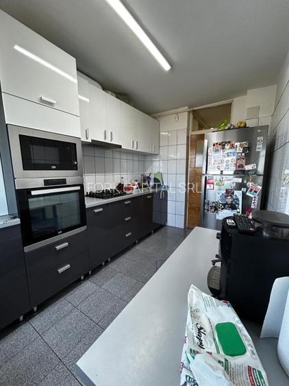 Bulevardul 1 Decembrie 1918, 3 camere cu balcon etj 4/8 cu balcon -apartament de - 11