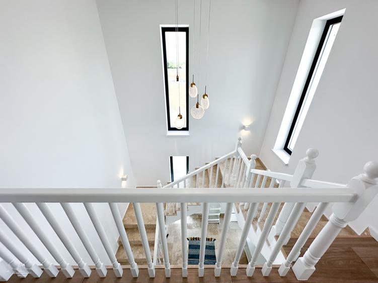 Smart Home 5 camere| Complet autonoma energetic | Langa Lac