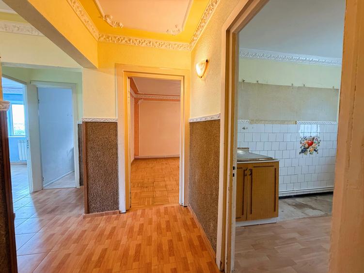 Apartament cu 4 camere lângă Mănăstirea Frumoasa - etajul 3 - bloc 1983