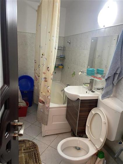 Apartament 2 camere ,56 mp, zona Longinescu , decomandat, imbunatatit , liber