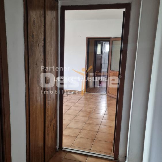 Apartament de vanzare CU 3 CAMERE LA 5 CALARASI - 4