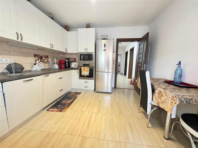 Casa moderna cu 4 camere si terasa in cartierul Tineretului