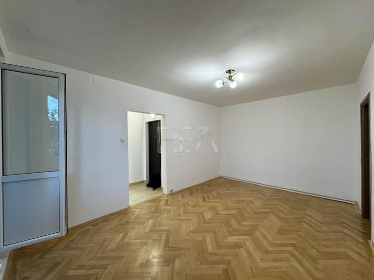 2 camere renovat pe Mihalache cu Vedere Spate