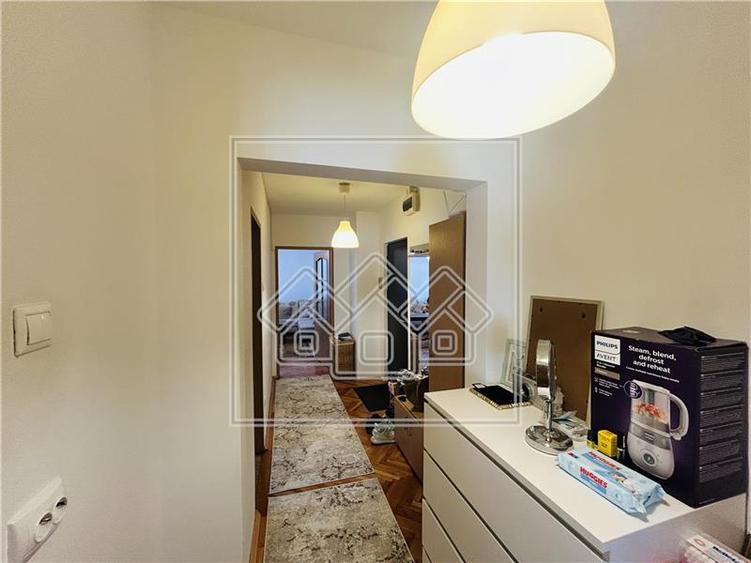 Ap decomandat, 60 mp utili, 2 camere si balcon - Turnisor