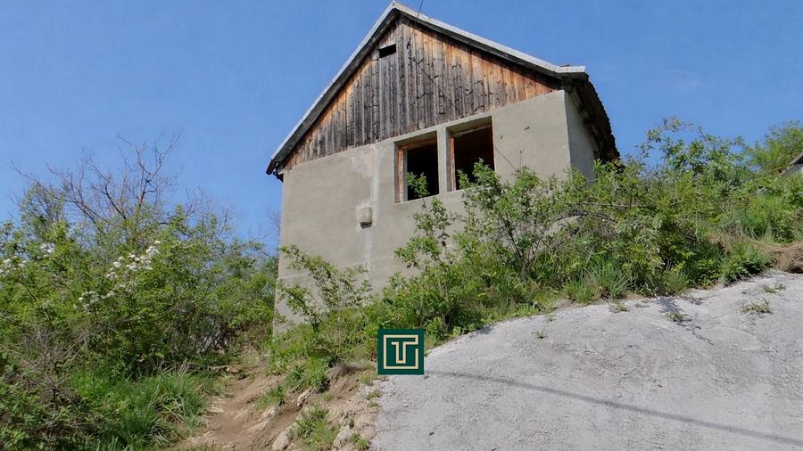 Casă de vânzare cu teren 874 mp – ideală pentru casă de vacanță, Covasant