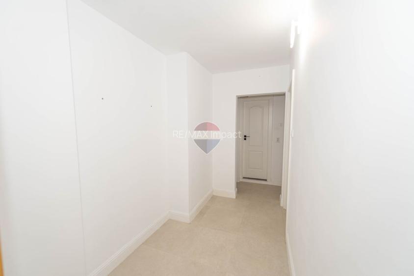 Apartament 3 camere de vanzare, balcon, renovat,  Berceni, sector 4 - 11
