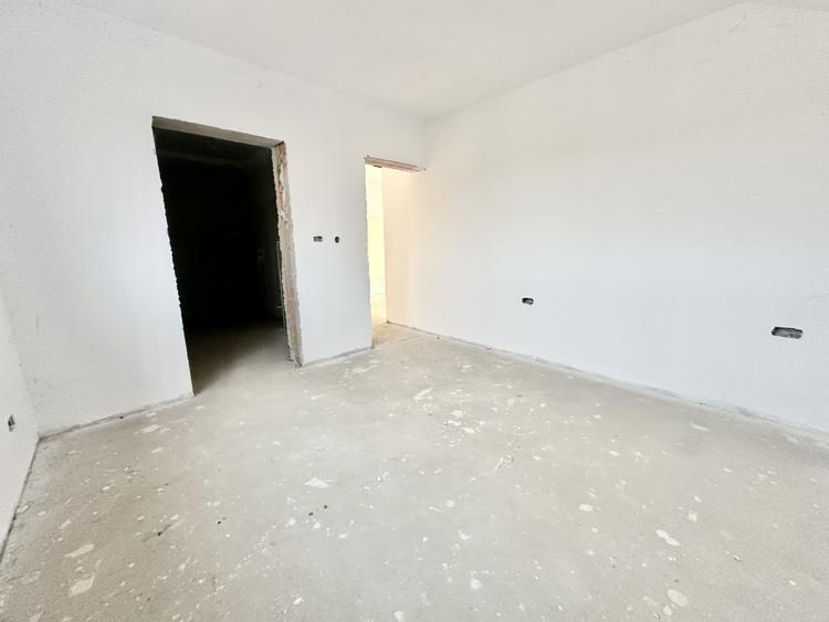 Duplex cu 3 camere - Curte generoasa 443 mp - Mosnita
