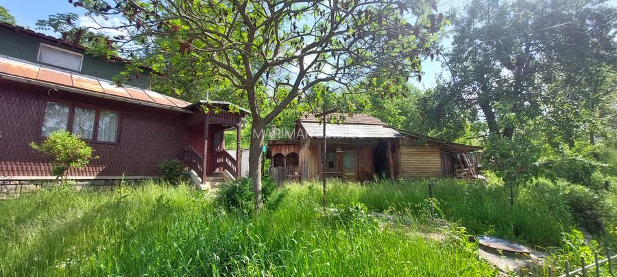 Casa gospodarului, bine întreținută, cu teren generos – Comarnic - 4
