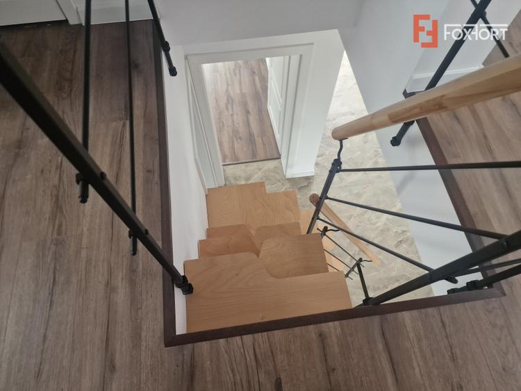 Duplex de vanzare cu 3 camere - zona Mosnita Noua