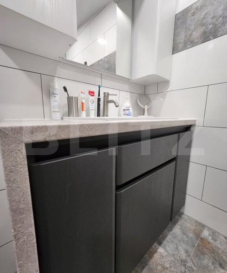 Casa cu 3 camere, 2 bucatarii, Teren de 1000 mp, zona Unirii