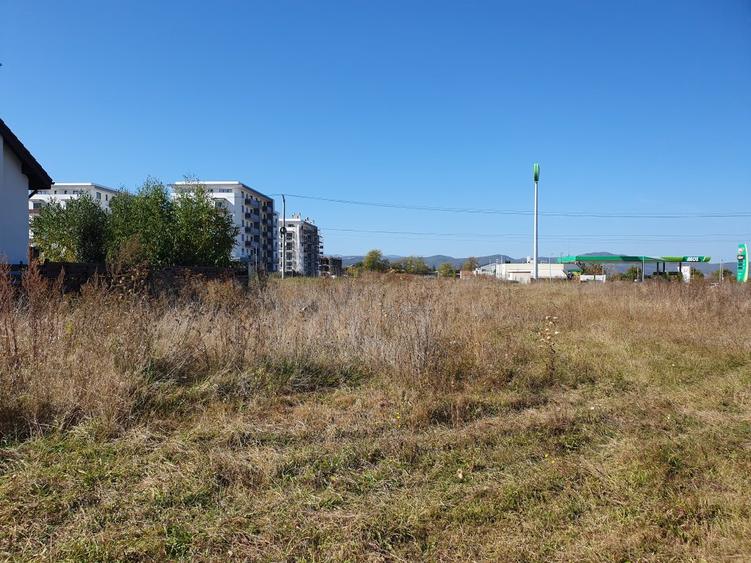 Rasnov, 2000 mp, vis a vis benzinaria Mol,145000 euro