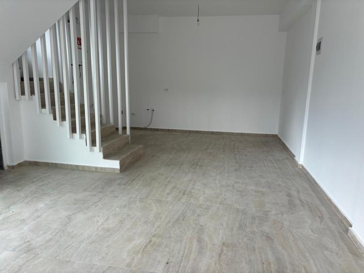 Casa noua cu 4 camere in zona Nicolina - Hlincea
