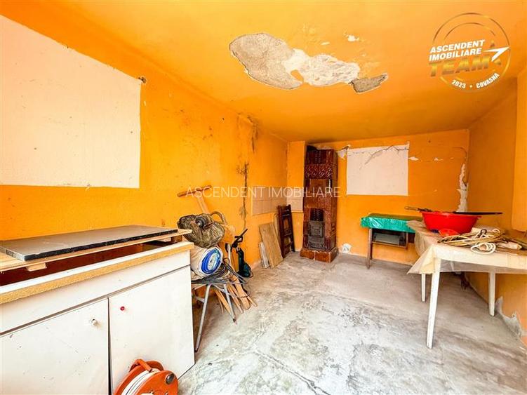 Casa din caramida cu 1.087 mp teren, pozitie centrala, utilitati la poarta, Micf - 36