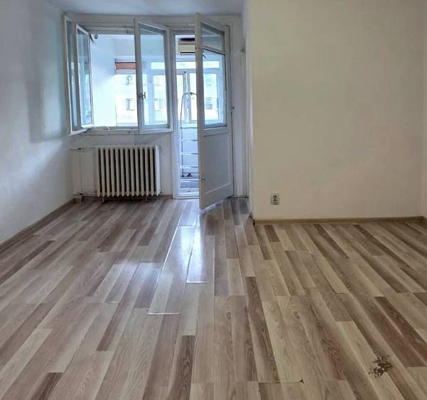 Garsoniera de vanzare  Lujerului