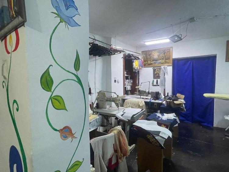 Casa de vanzare curte propie cu garaj si loc parcare in fata casei