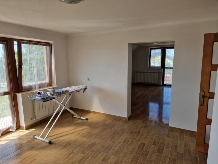De Vanzare Casa Dumbraveni