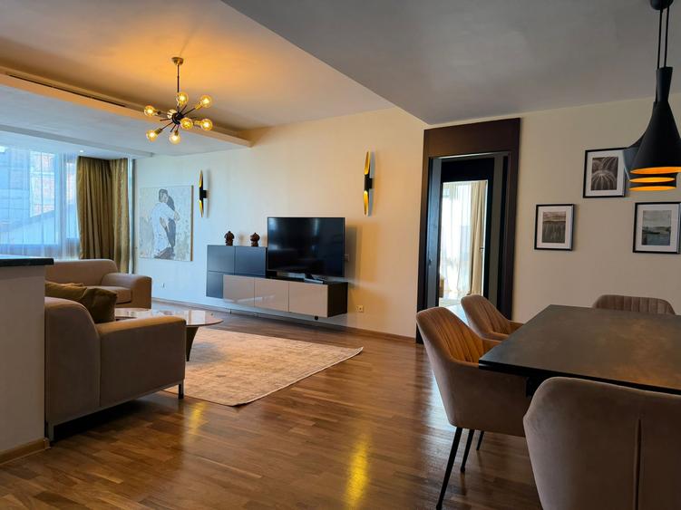 Apartament renovat situat in ansamblu rezidential cu piscina/ Iancu Nicolae