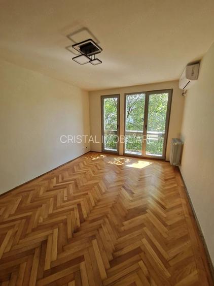 🔑 Vanzare apartament 3 camere – Zona Titan / Piața Miniș