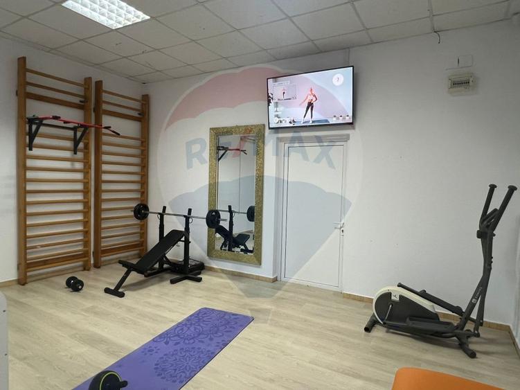Casă / Vilă cu 11 camere de vânzare