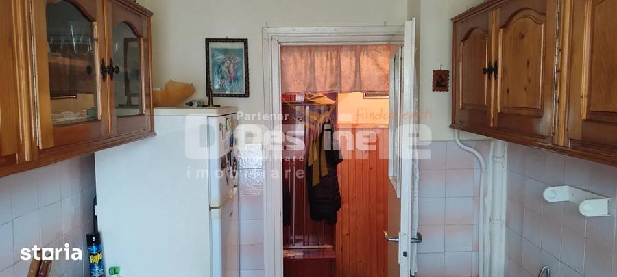 Apartament semidecomandat, 2 camere, etaj intermediar