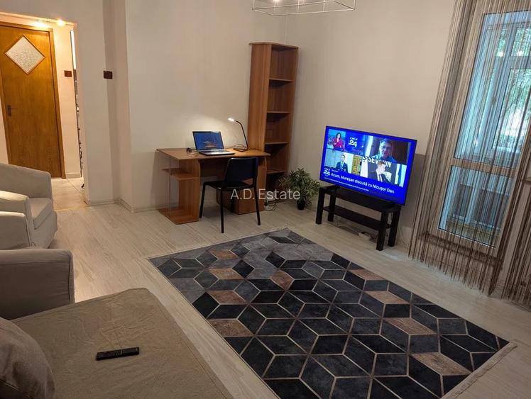 Garsoniera Tineretului 45 mp Metrou 4 Minute Renovat Recent AC - 3