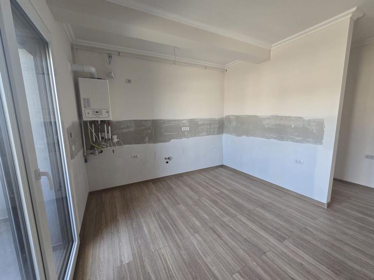 BRAYTIM. Langa Uzina de Apa. 2 Bai. Suprafata generoasa.