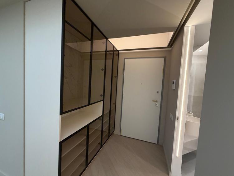 Apartament la prima închiriere în Cortina North,parcare valabilă
