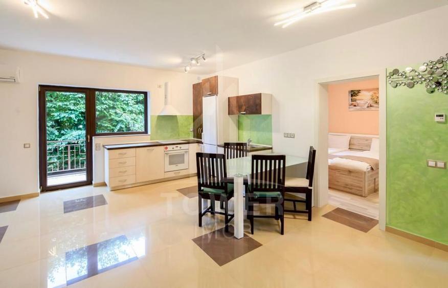 Apartament 3 camere-grădină 100 mp