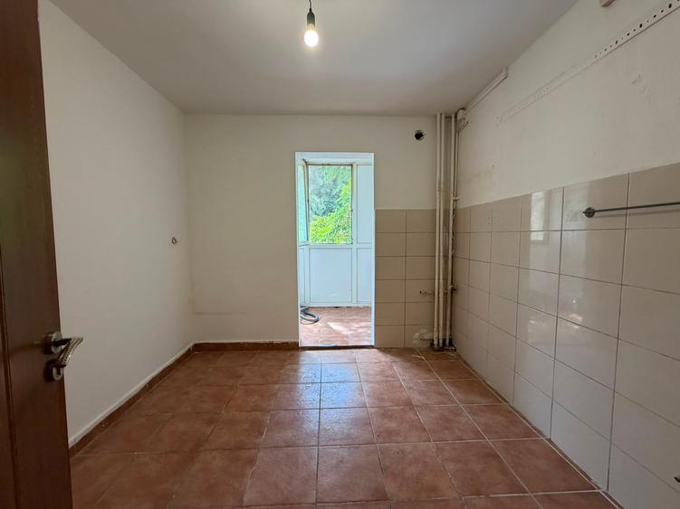 Titan 3 Camere Bloc 1980 Reabilitat Instalatii Schimbate 15 Min Metrou
