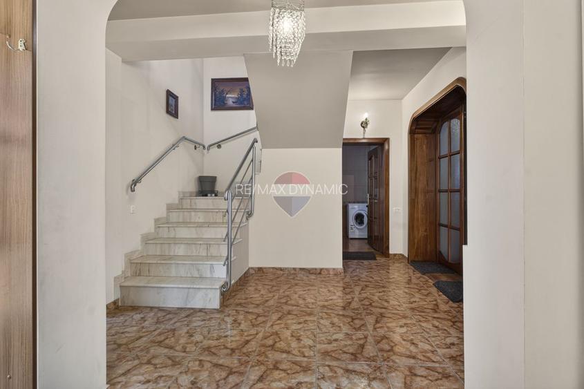 Casă/Spatiu comercial  si teren 422 mp de inchiriat zona Uta - 4