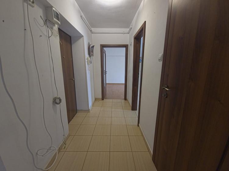Tomis II apartament 2 camere decomandat gol centrala gaze