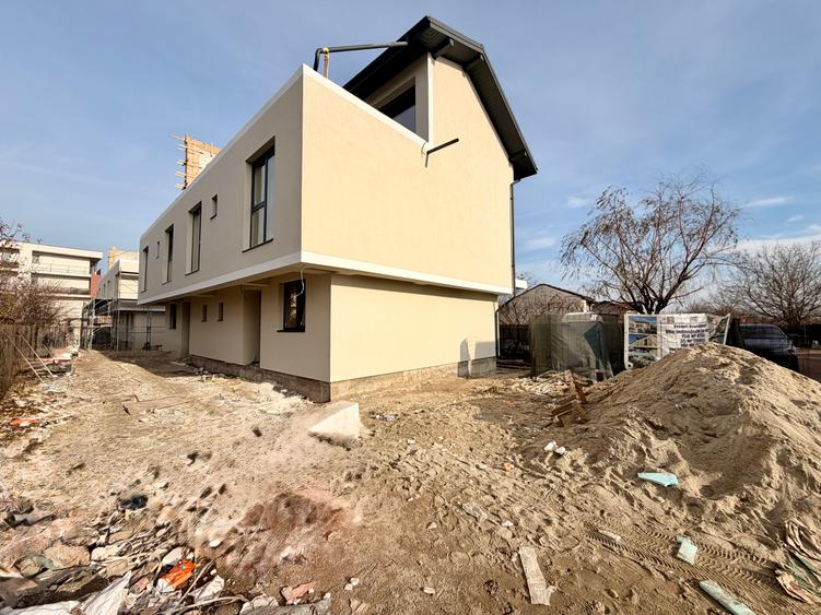 Casa P+2Et+Terasa. 5 cam. Util 185mp. Teren 250mp.