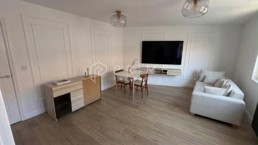 Apartament 2 camere si 2 bai Deosebit , Complet Renovat-zona Centrala