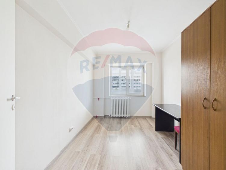 Apartament 3 camere decomandat, complet renovat - Metrou Lujerului