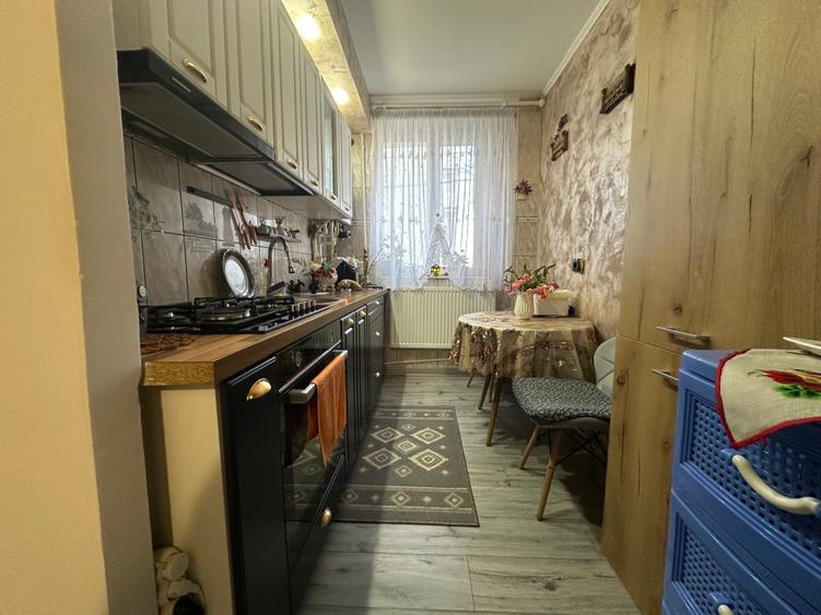Apartament 2 camere decomandat - Zona Mioritei