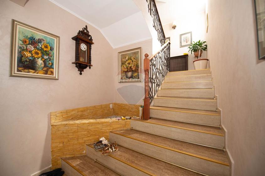 Casa de vanzare 483mp suprafata totala si teren 494mp, Sector 1