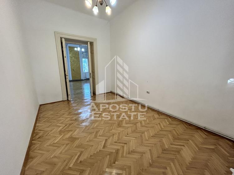 Spatiu 147 mp pentru birouri in spate la Catedrala