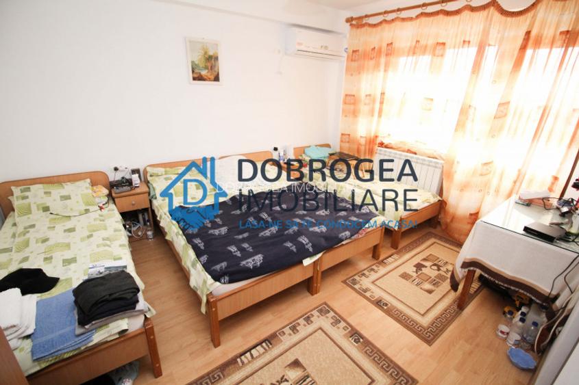 9 Mai -Camere de inchiriat pentru muncitori in vila, 9 camere, iesire la lac - 11