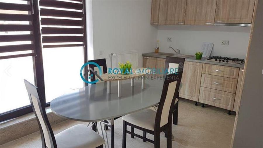 Royal Imobiliare - Inchiriere Apartament Penthouse cu 3 camere zona 9 Mai - 4