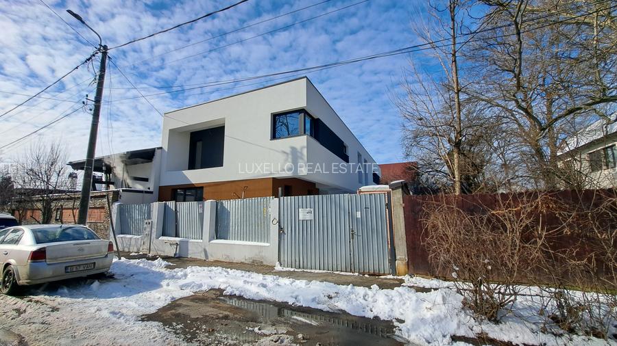 VILA SUPERBA CU 5 CAMERE AMPLASATA IDEAL - 2