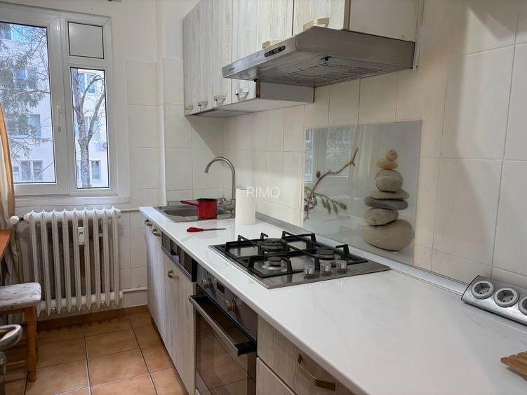 Apartament cu trei camere, Brancoveanu, 120.000€ negociabil - 12