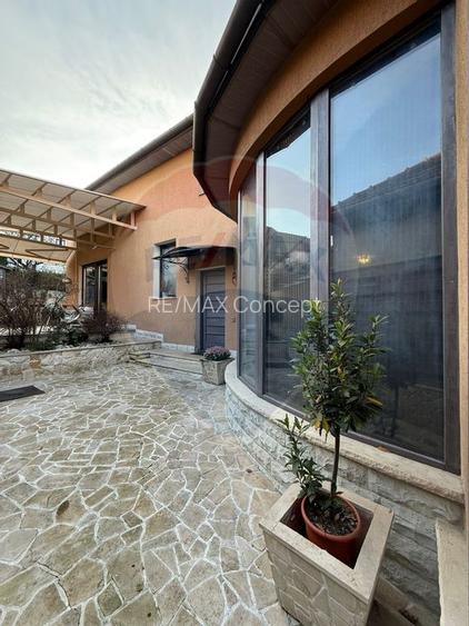 Casă / Vilă de închiriat în Gruia - 32