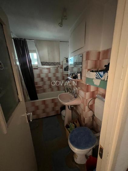 Apartament 2 camere in Strada Cometei, etaj 1, semidecomandat, liber la vanzare! - 12