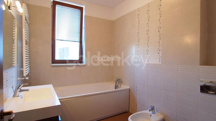 Apartament cu 4 camere si vedere panoramica spre lac - 12