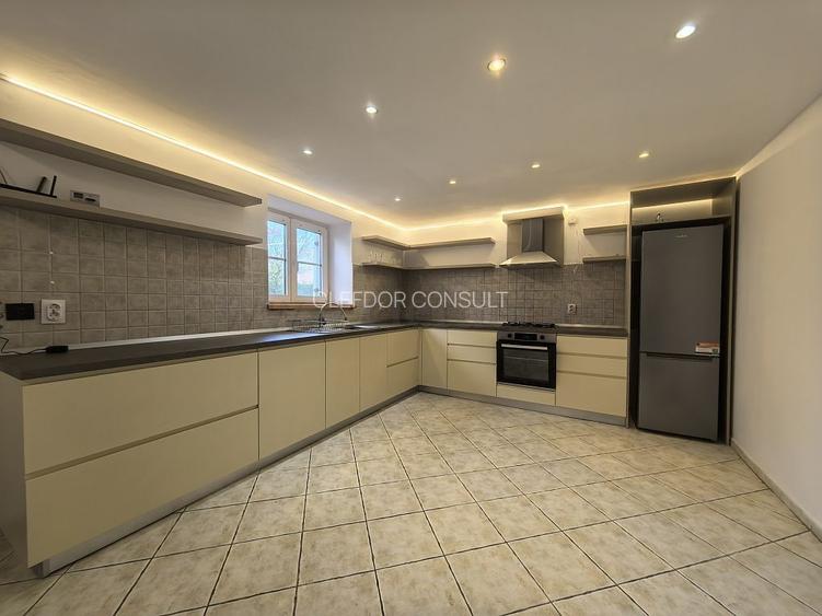 Vila de Inchiriat langa British School - 6