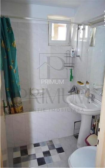 MEDICINA - ETAJ 3 - CENTRALA PRORPRIE - 3 CAMERE - CLIMA - 4